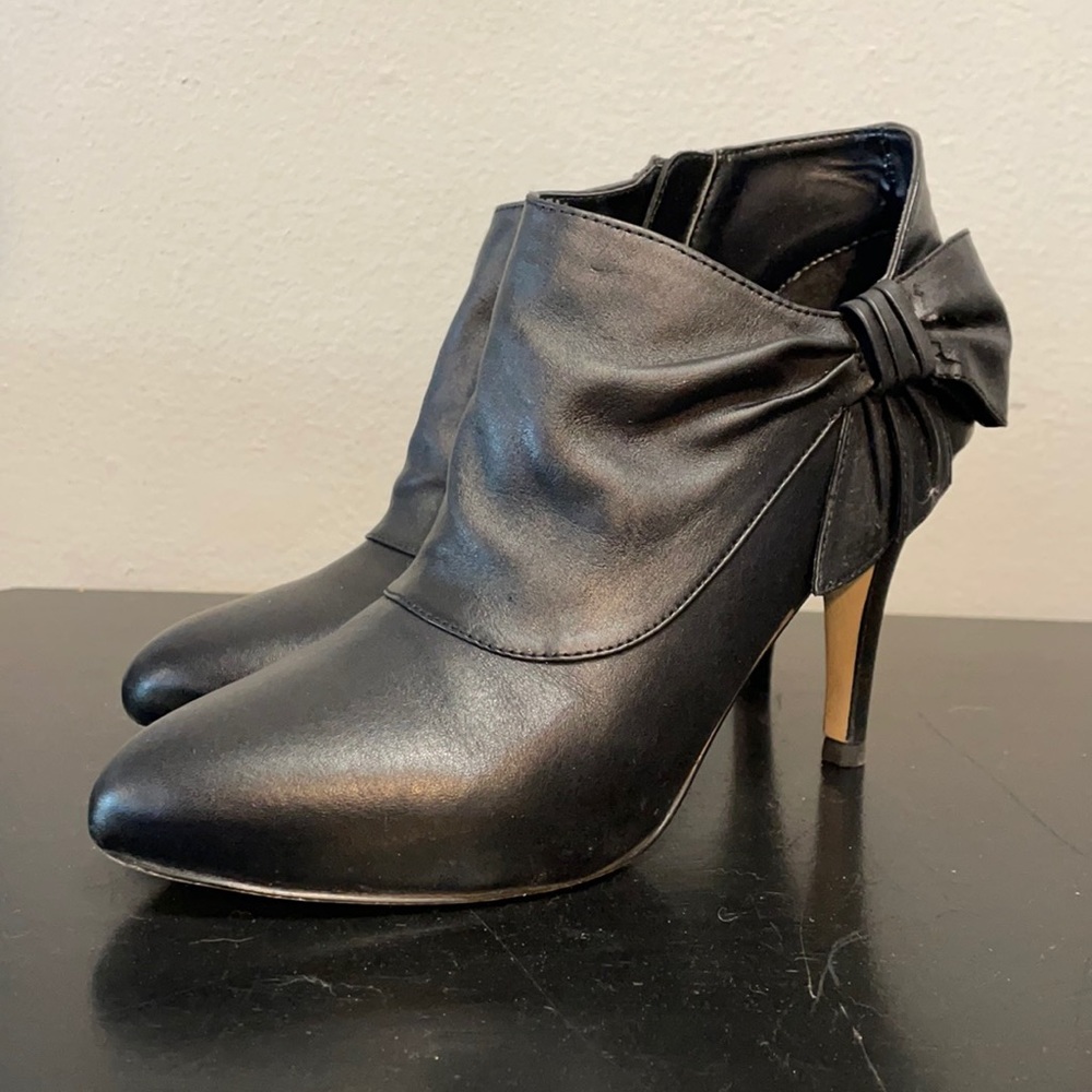 White House black market Venice shoes